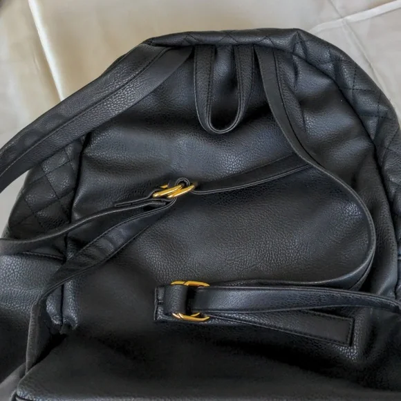 Large backpack - Picture 2 of 3